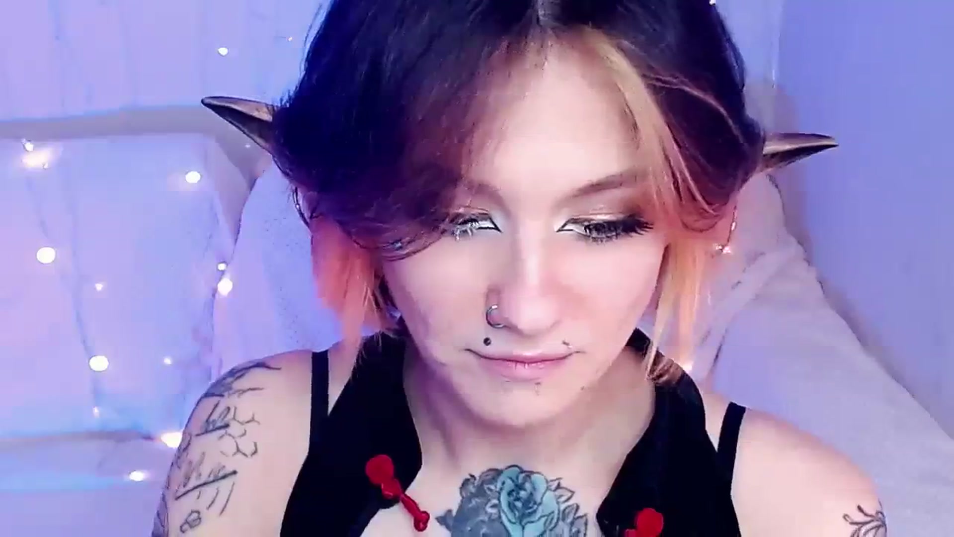 Gallery image thumbnail from Hella_Hell's myfreecams stream on, 09/18/2023, 11:22 image 18 of 20