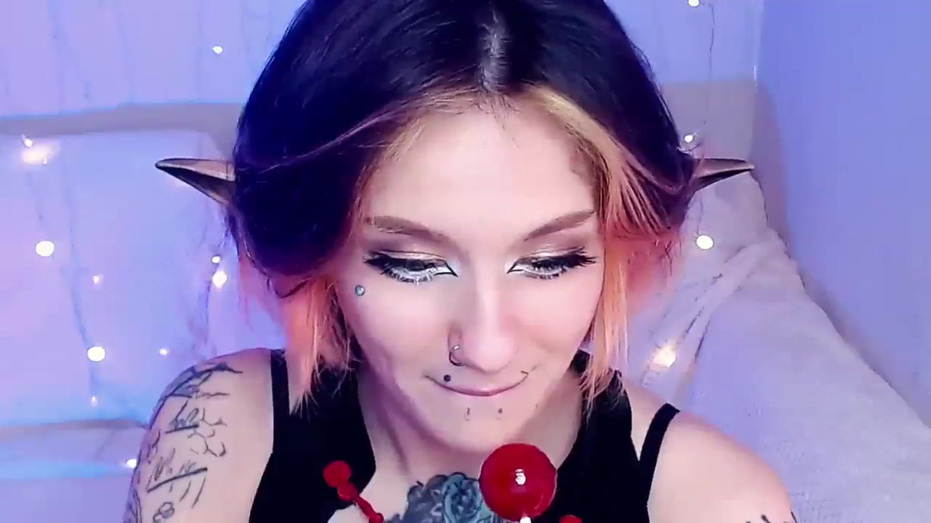 Gallery image thumbnail from Hella_Hell's myfreecams stream on, 09/18/2023, 11:22 image 12 of 20