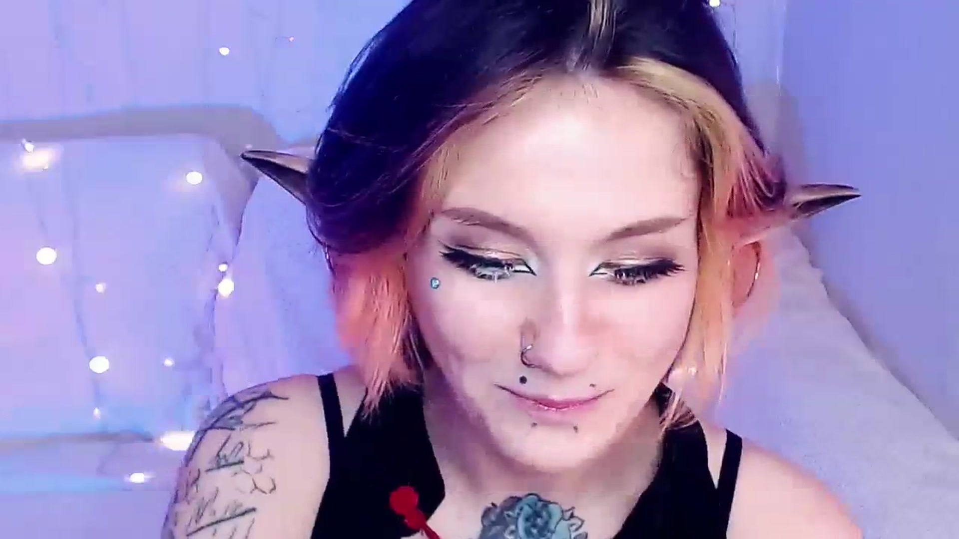 Gallery image thumbnail from Hella_Hell's myfreecams stream on, 09/18/2023, 11:22 image 16 of 20