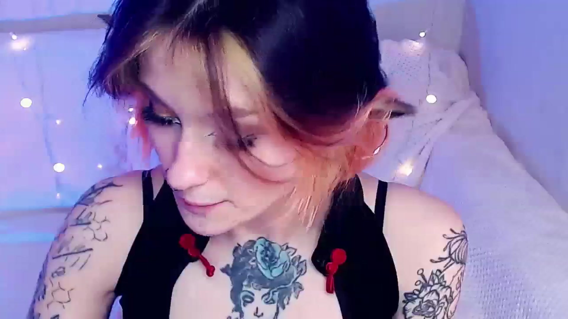 Gallery image thumbnail from Hella_Hell's myfreecams stream on, 09/18/2023, 11:22 image 8 of 20