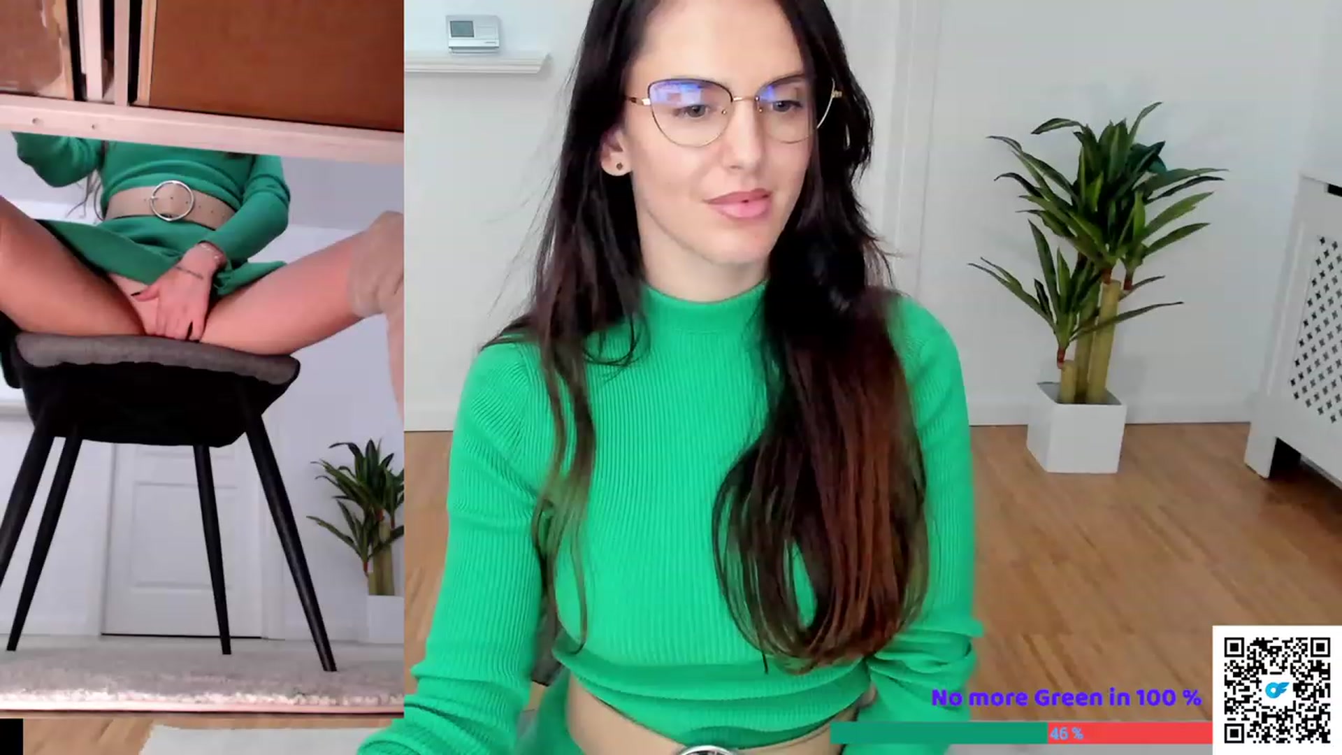 Gallery image thumbnail from Helle__'s myfreecams stream on, 11/15/2022, 14:11 image 12 of 20