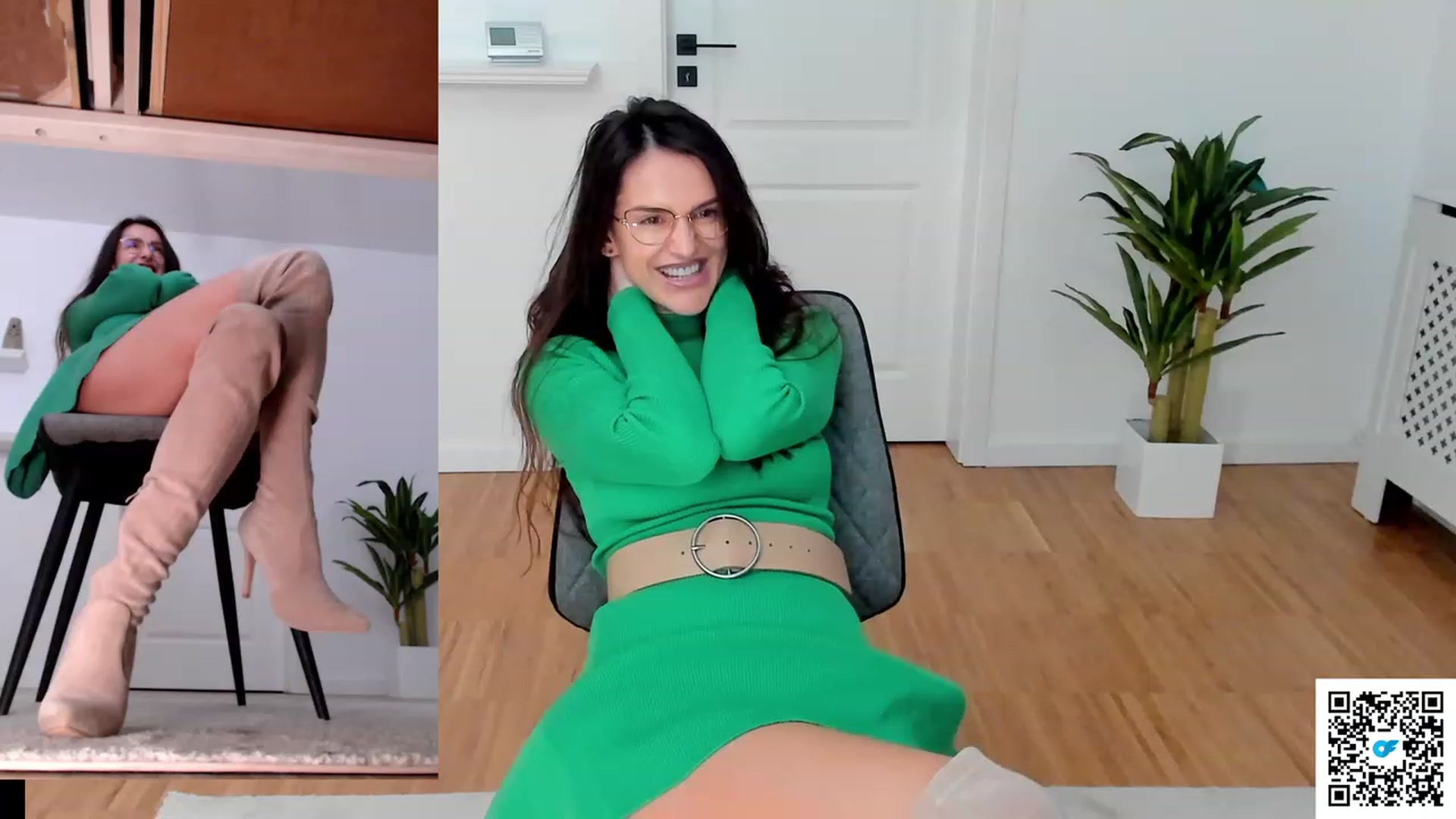 Gallery image thumbnail from Helle__'s myfreecams stream on, 11/15/2022, 14:11 image 17 of 20
