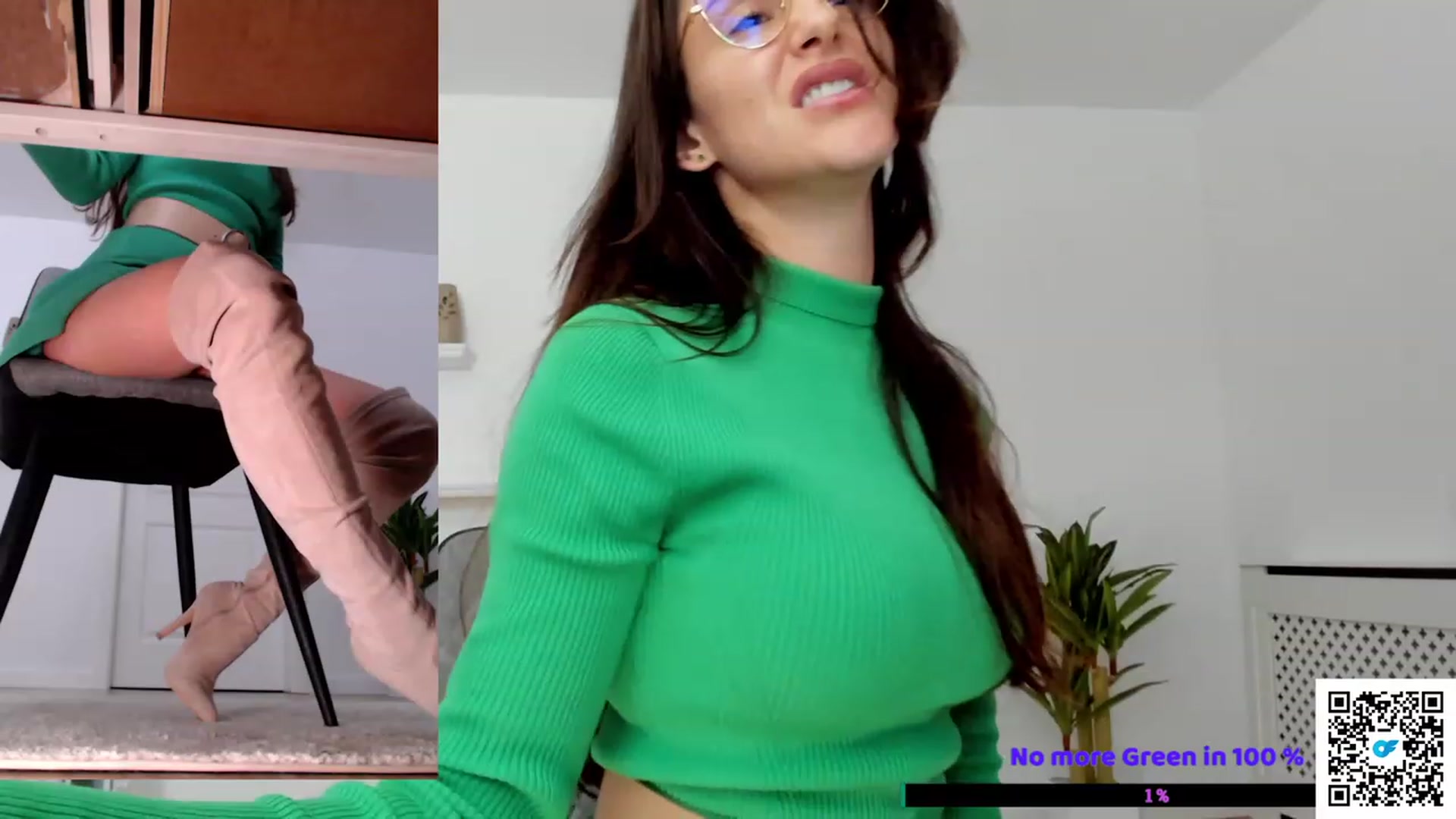 Gallery image thumbnail from Helle__'s myfreecams stream on, 11/15/2022, 14:11 image 5 of 20