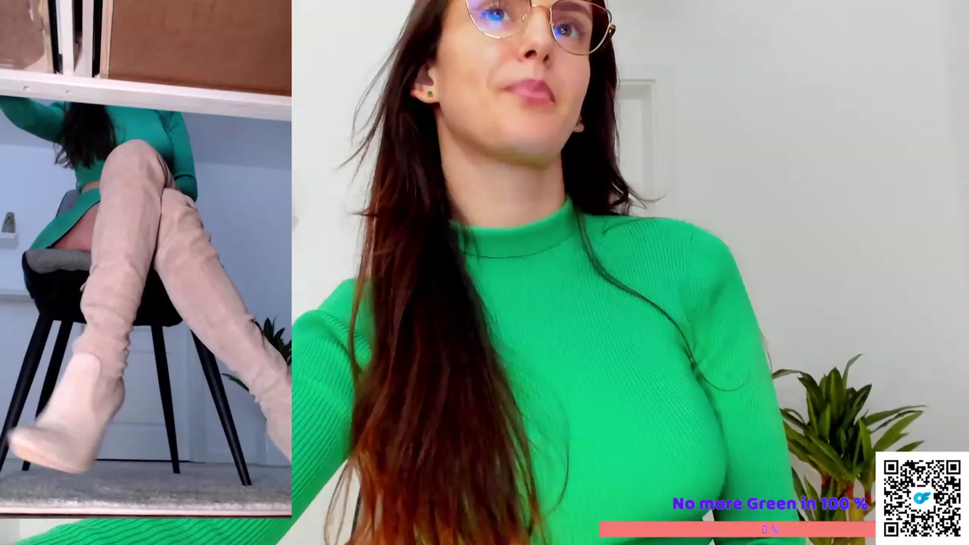 Gallery image thumbnail from Helle__'s myfreecams stream on, 11/15/2022, 14:11 image 2 of 20