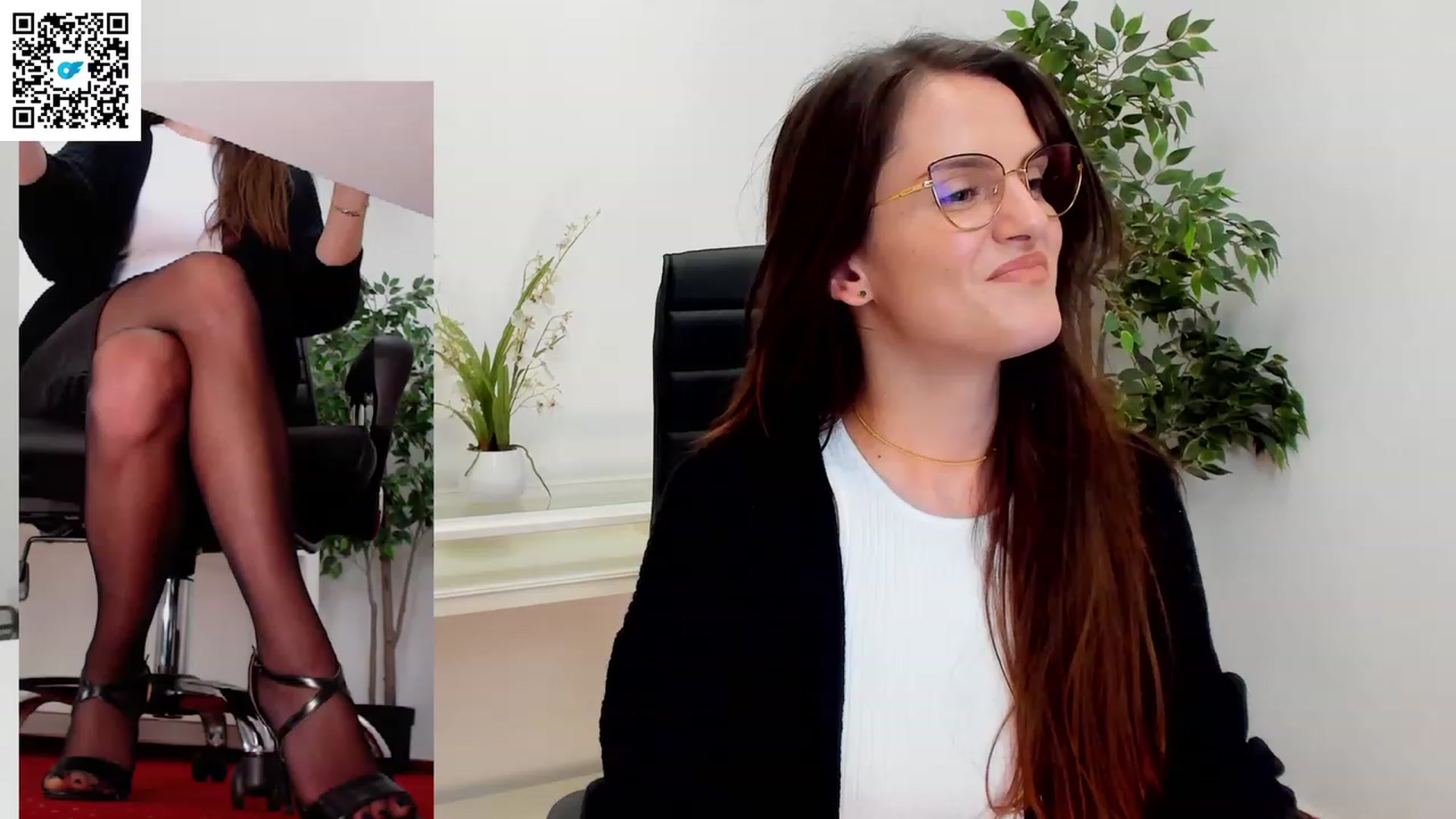 Gallery image thumbnail from Helle__'s myfreecams stream on, 11/17/2022, 14:43 image 1 of 20