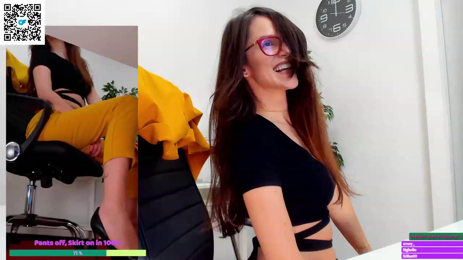 Gallery image thumbnail from Helle__'s myfreecams stream on, 11/18/2022, 14:11 image 4 of 20