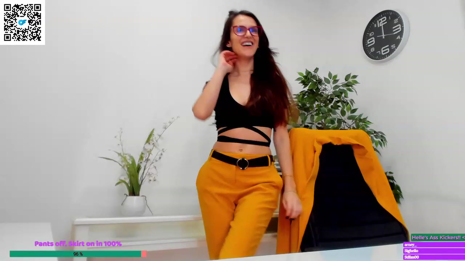 Gallery image thumbnail from Helle__'s myfreecams stream on, 11/18/2022, 14:11 image 9 of 20