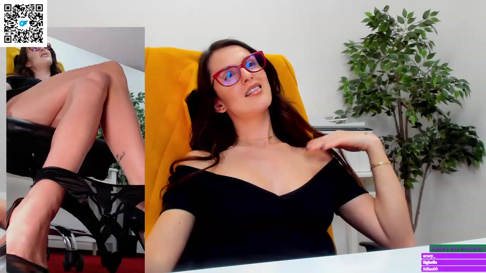 Gallery image thumbnail from Helle__'s myfreecams stream on, 11/18/2022, 15:03 image 4 of 20