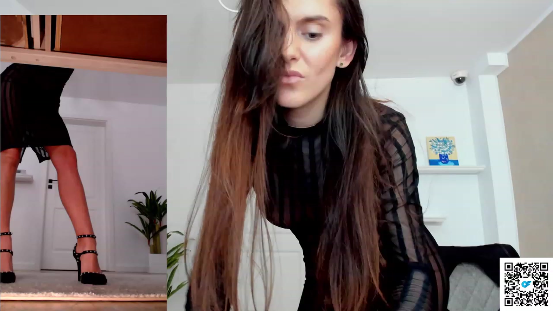 Gallery image thumbnail from Helle__'s myfreecams stream on, 11/19/2022, 23:47 image 4 of 20