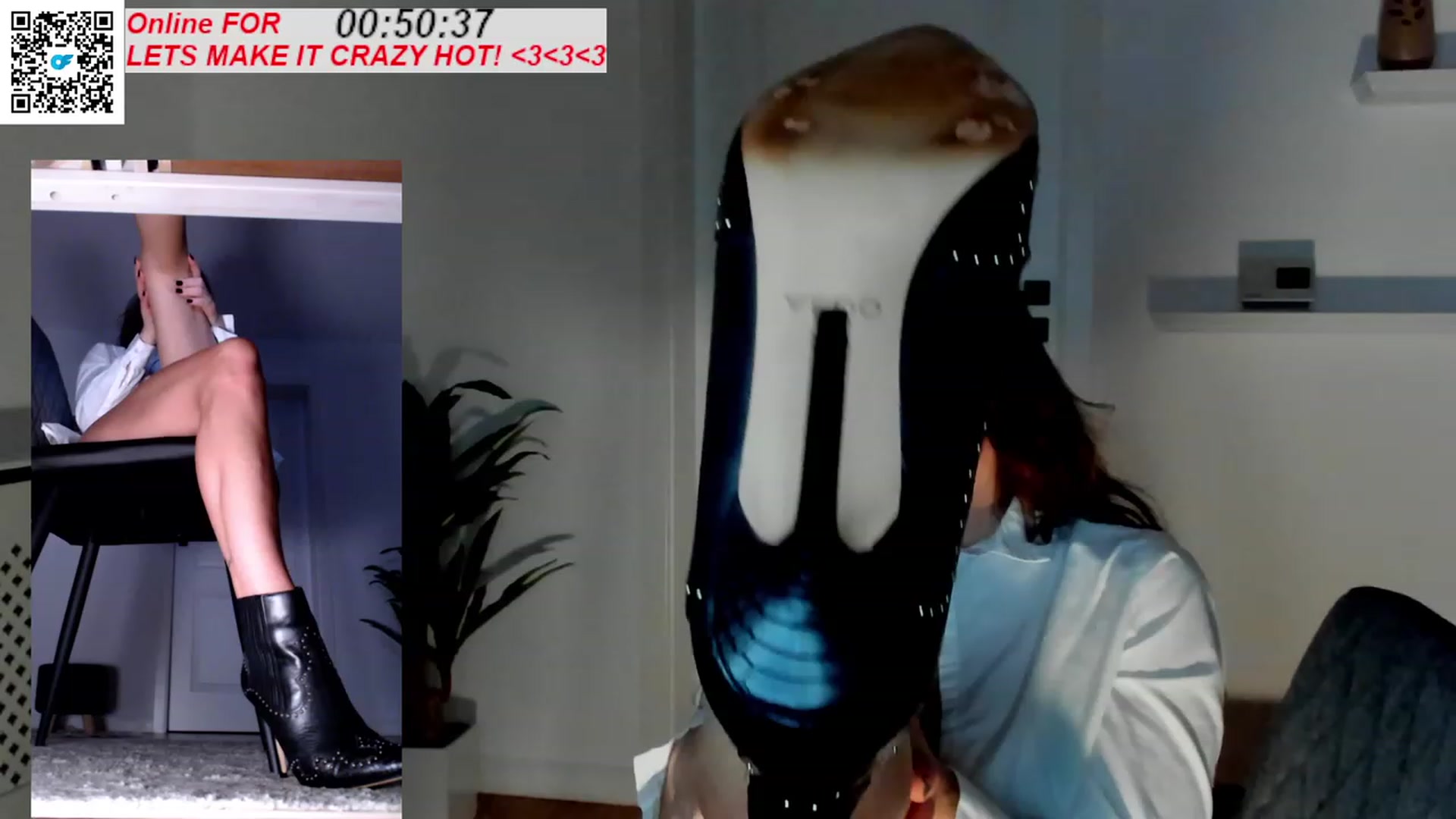 Gallery image thumbnail from Helle__'s myfreecams stream on, 11/27/2022, 20:03 image 10 of 20