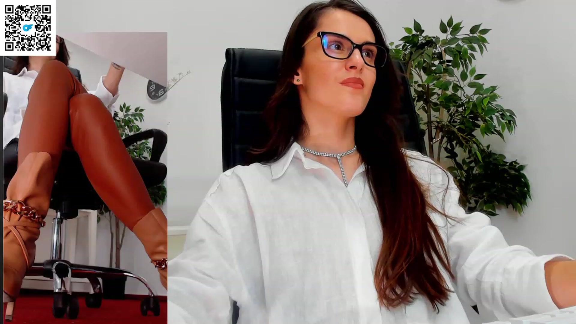 Gallery image thumbnail from Helle__'s myfreecams stream on, 11/28/2022, 14:59 image 16 of 20