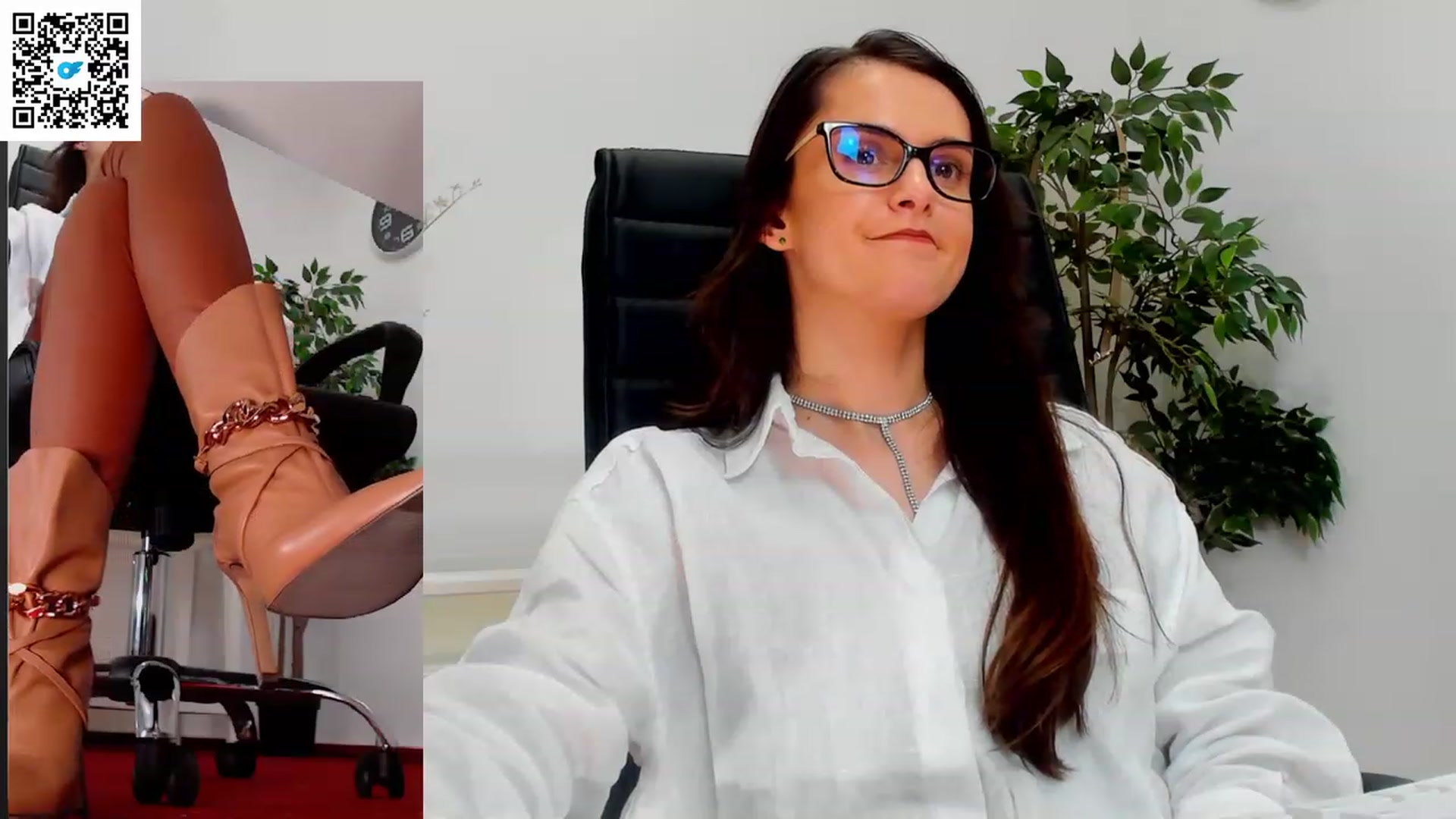 Gallery image thumbnail from Helle__'s myfreecams stream on, 11/28/2022, 14:59 image 18 of 20