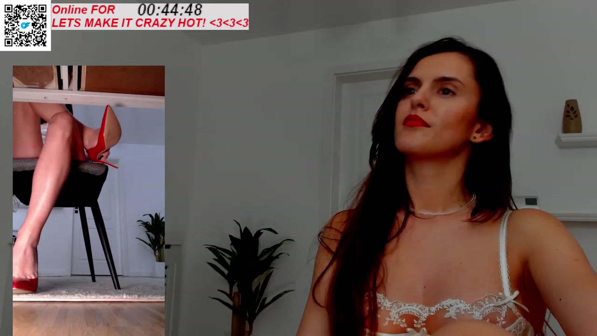 Gallery image thumbnail from Helle__'s myfreecams stream on, 11/30/2022, 22:09 image 15 of 20