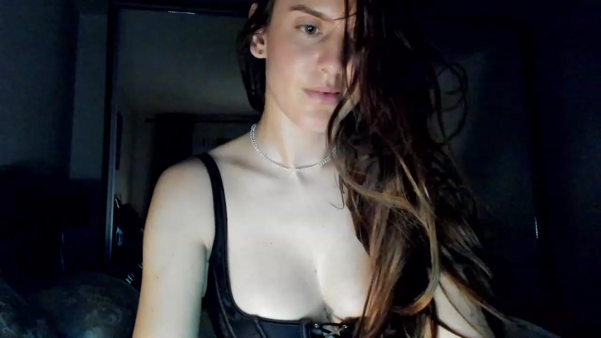 Gallery image thumbnail from Helle__'s myfreecams stream on, 12/03/2022, 15:12 image 19 of 20