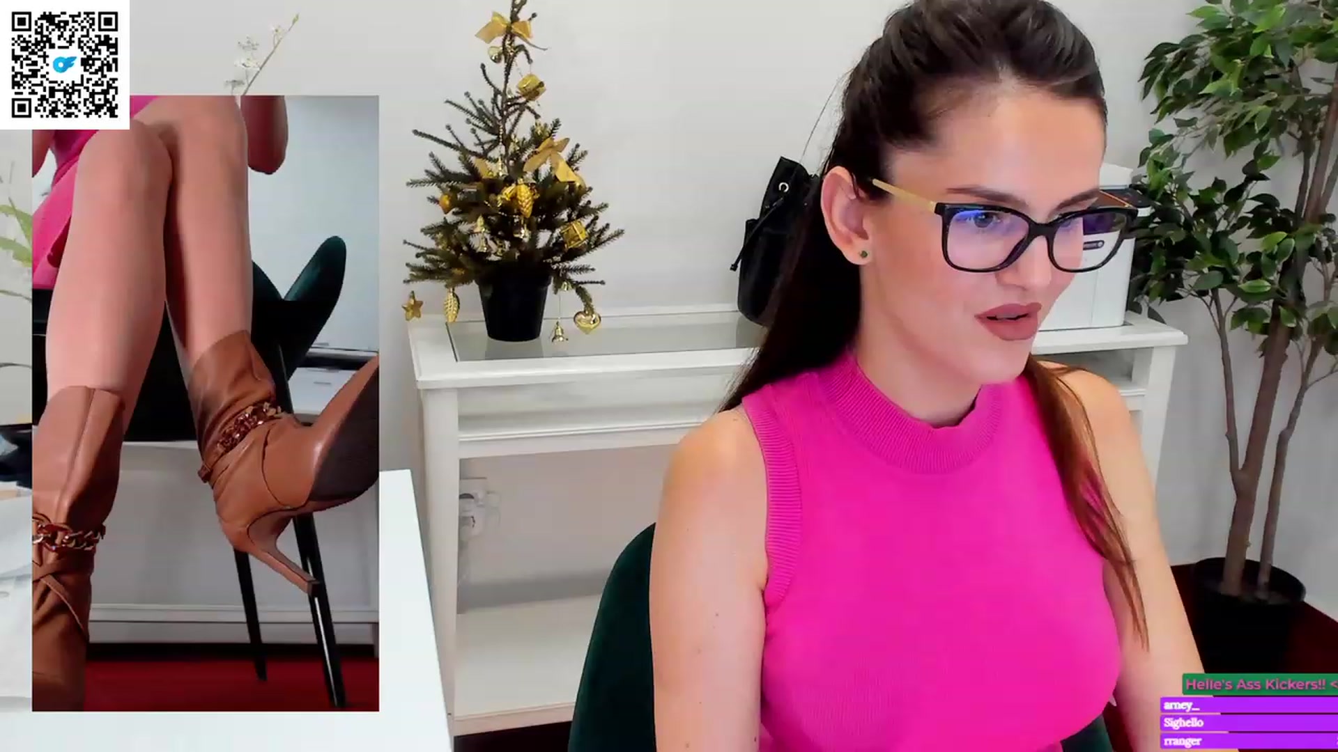 Gallery image thumbnail from Helle__'s myfreecams stream on, 12/08/2022, 13:10 image 19 of 20