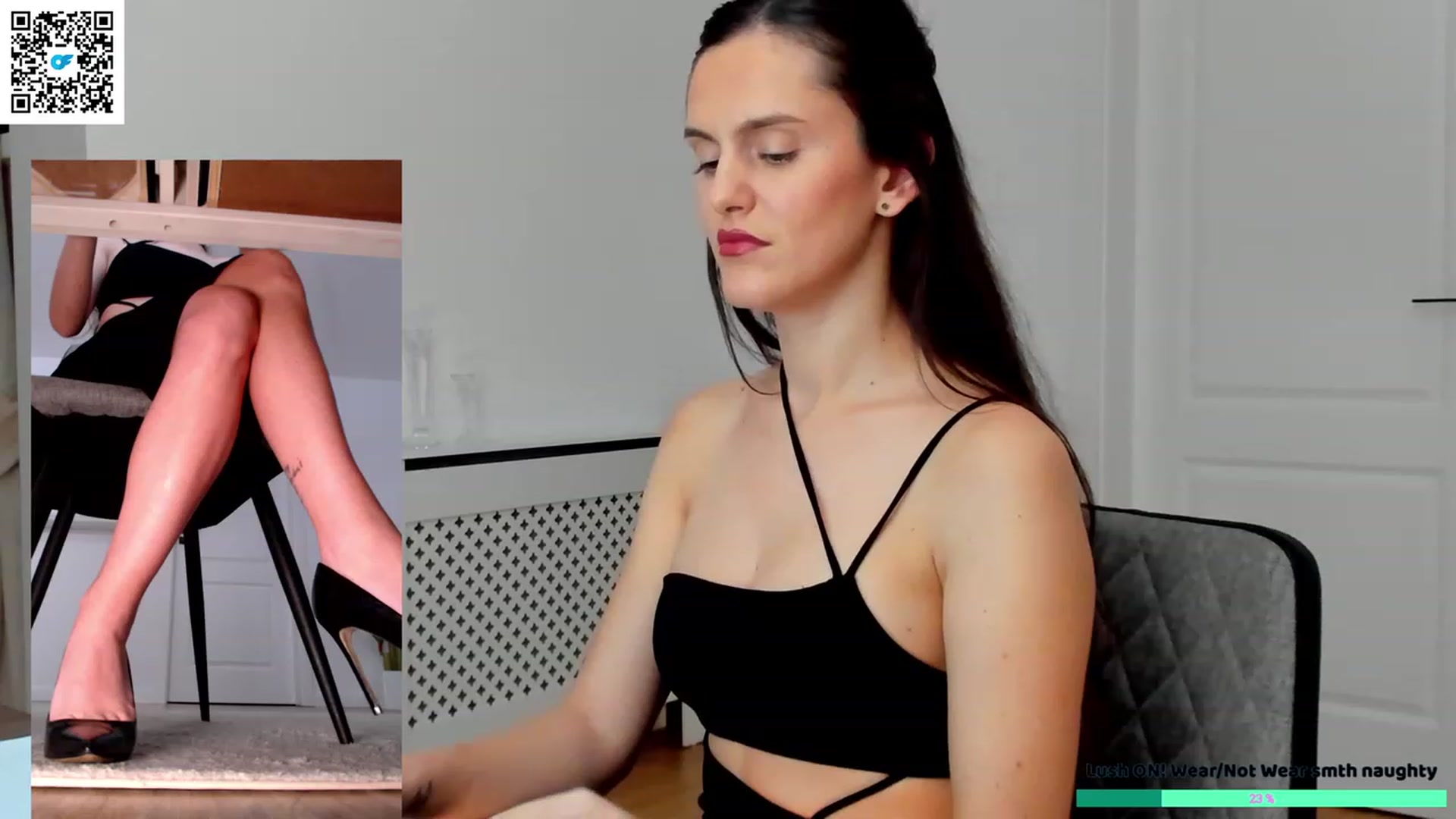 Gallery image thumbnail from Helle__'s myfreecams stream on, 12/10/2022, 21:00 image 18 of 20