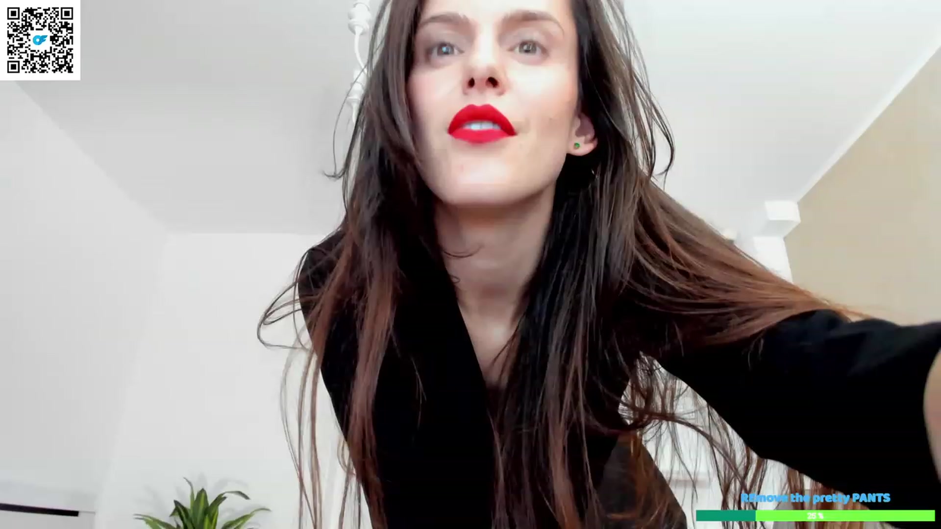 Gallery image thumbnail from Helle__'s myfreecams stream on, 12/11/2022, 21:58 image 12 of 20
