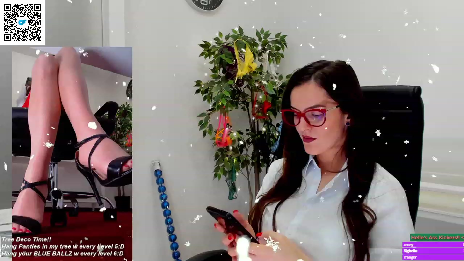 Gallery image thumbnail from Helle__'s myfreecams stream on, 12/21/2022, 10:58 image 6 of 20