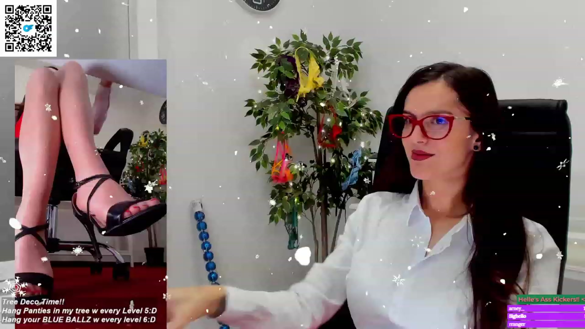 Gallery image thumbnail from Helle__'s myfreecams stream on, 12/21/2022, 10:58 image 9 of 20