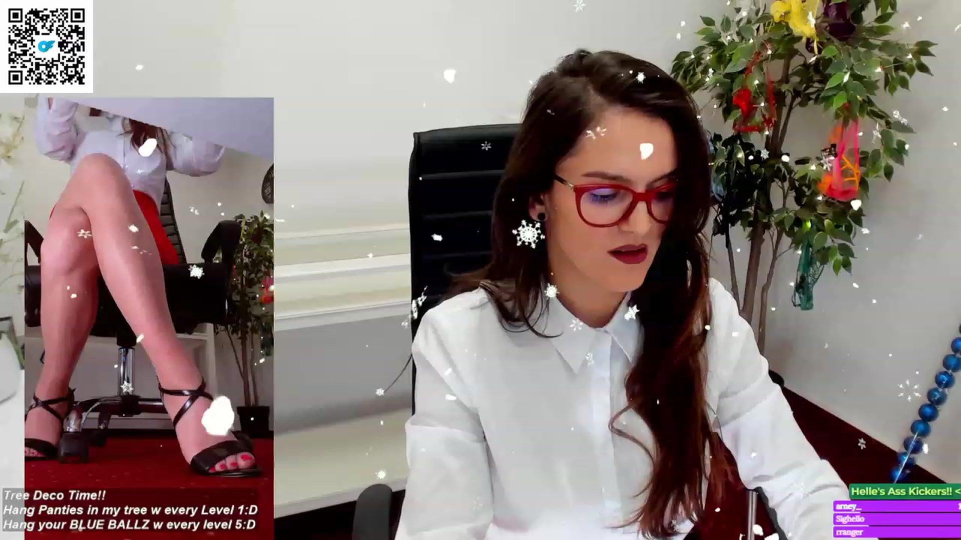 Gallery image thumbnail from Helle__'s myfreecams stream on, 12/21/2022, 13:42 image 6 of 20