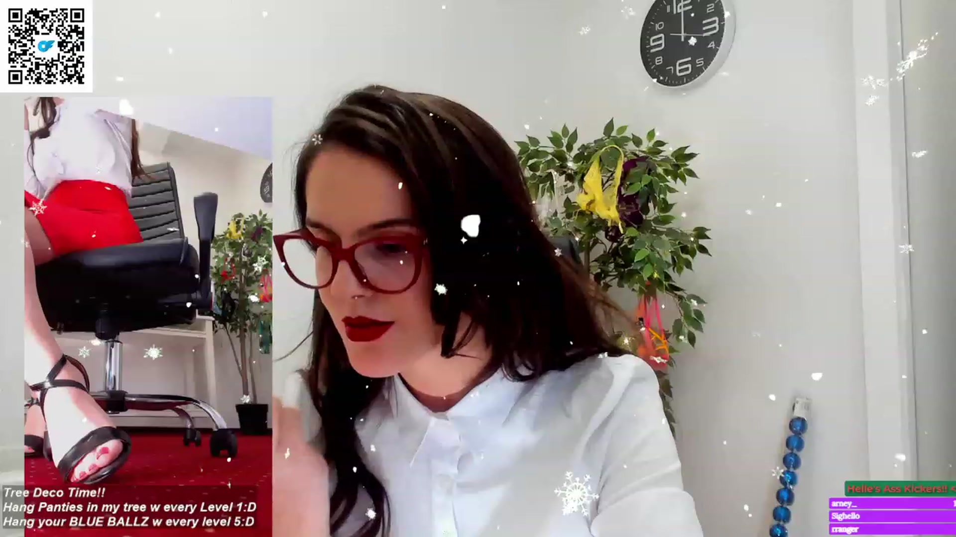 Gallery image thumbnail from Helle__'s myfreecams stream on, 12/21/2022, 13:42 image 9 of 20