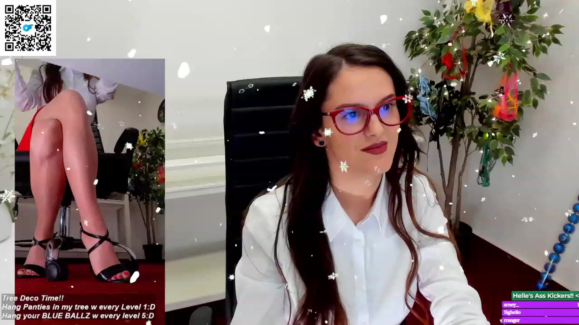 Gallery image thumbnail from Helle__'s myfreecams stream on, 12/21/2022, 13:42 image 1 of 20