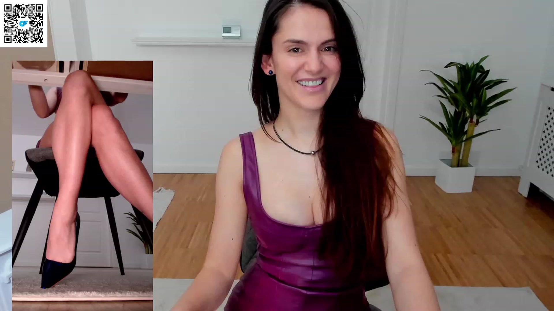 Gallery image thumbnail from Helle__'s myfreecams stream on, 12/28/2022, 21:33 image 5 of 20