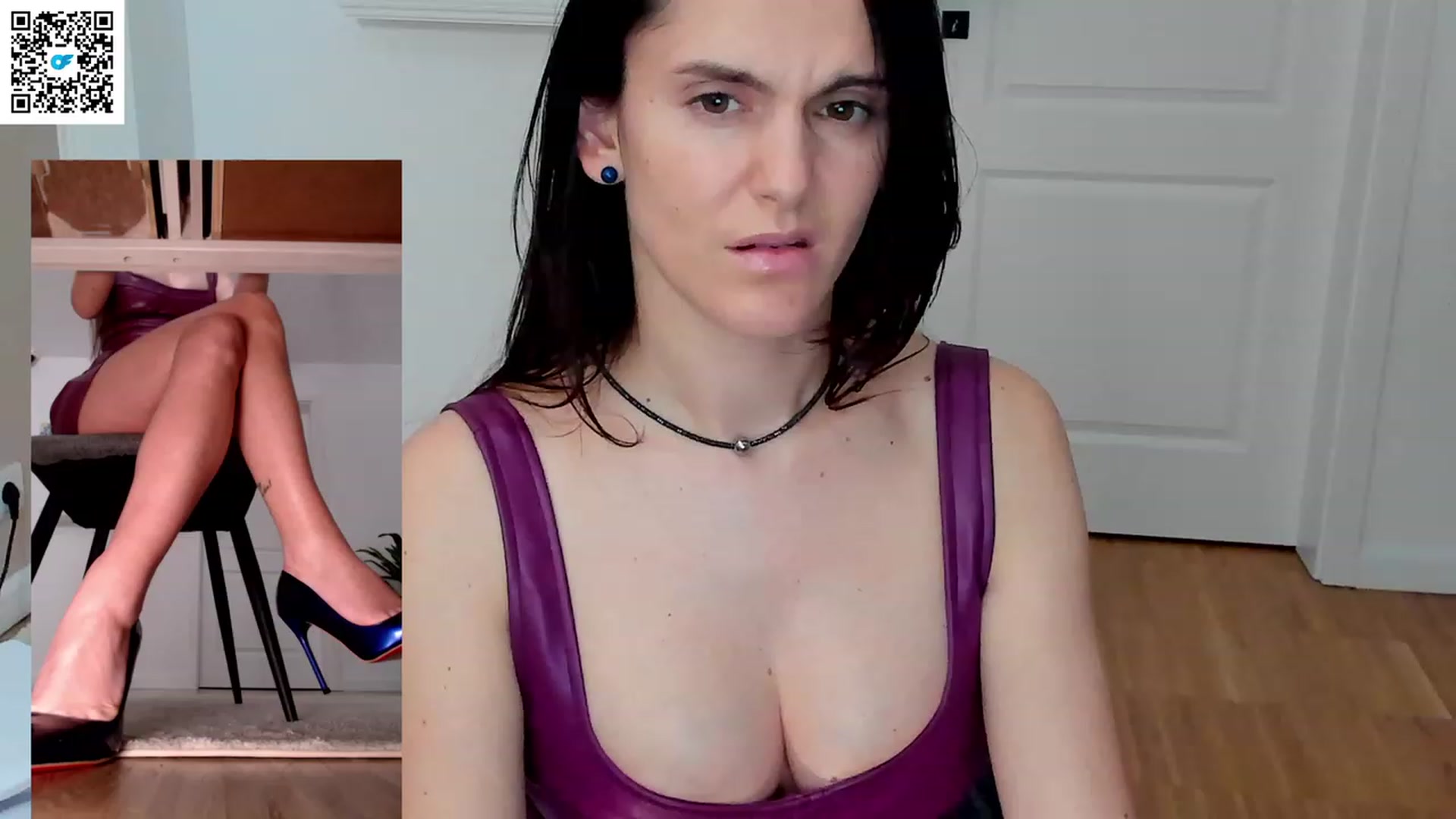Gallery image thumbnail from Helle__'s myfreecams stream on, 12/28/2022, 22:17 image 9 of 20