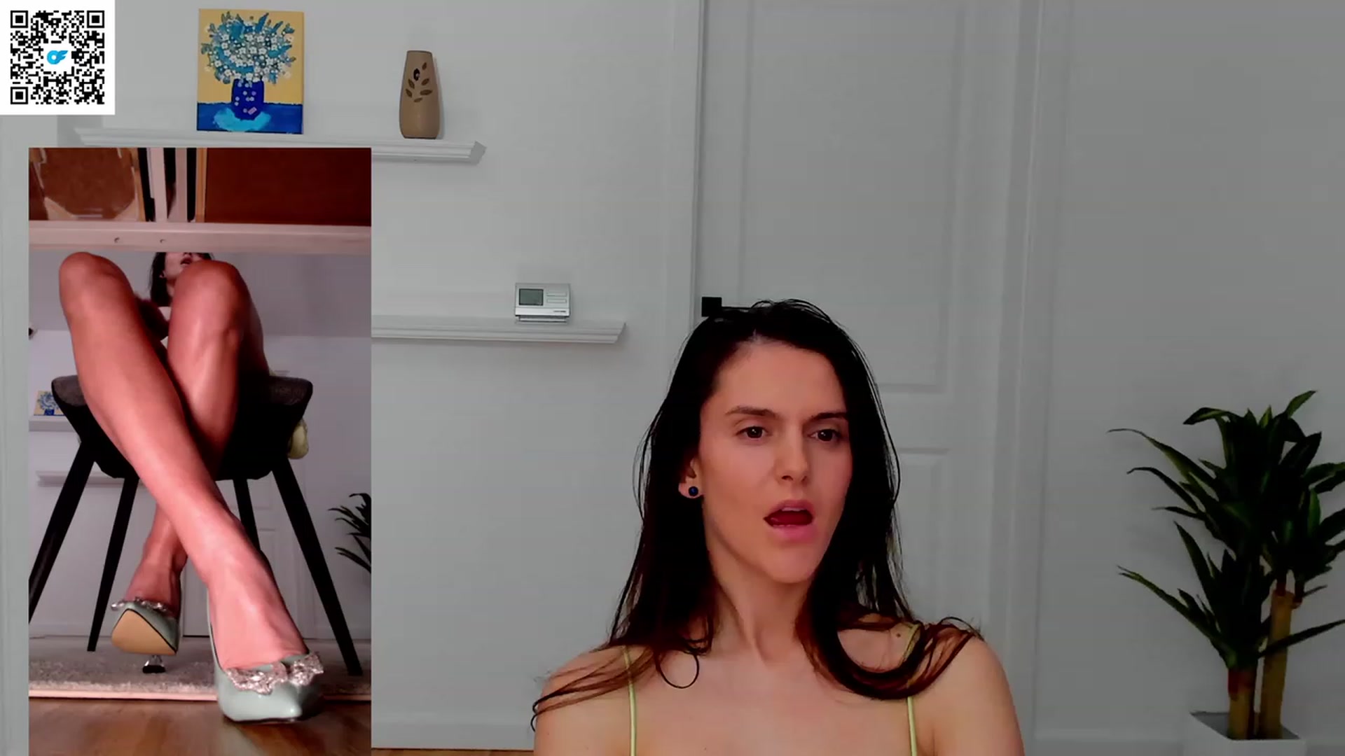 Gallery image thumbnail from Helle__'s myfreecams stream on, 12/29/2022, 22:22 image 5 of 20
