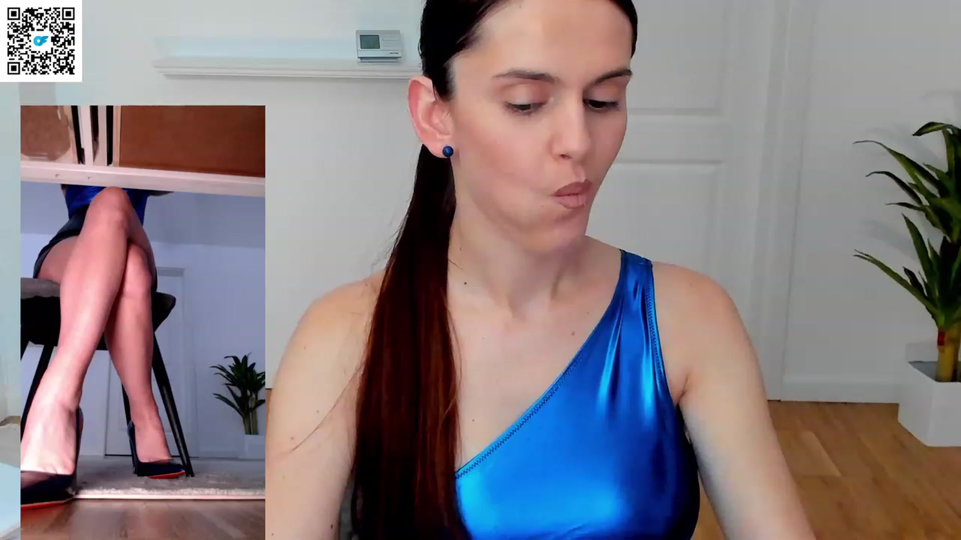 Gallery image thumbnail from Helle__'s myfreecams stream on, 01/03/2023, 20:57 image 15 of 20
