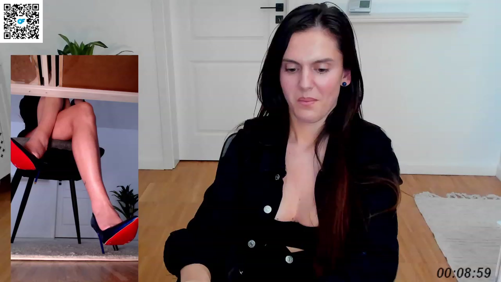 Gallery image thumbnail from Helle__'s myfreecams stream on, 01/05/2023, 21:52 image 17 of 20