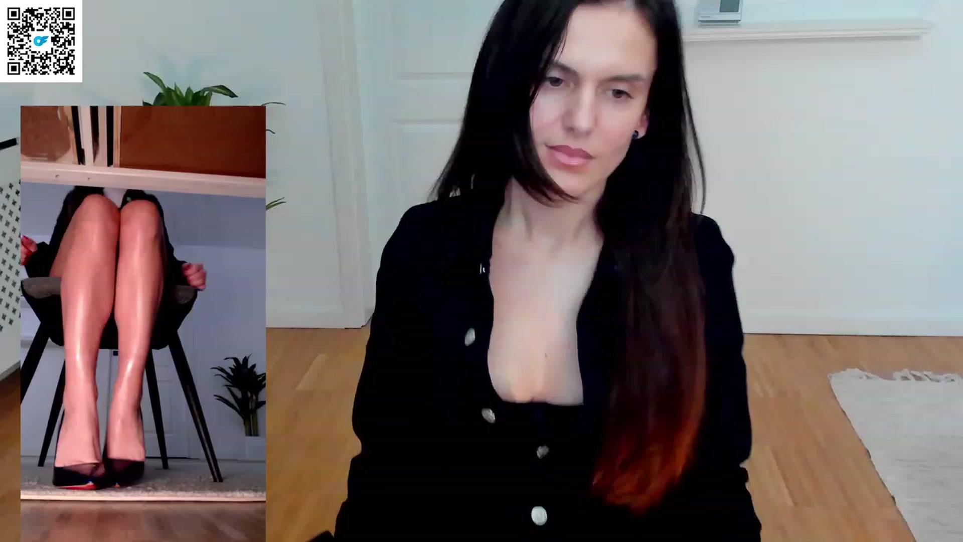 Gallery image thumbnail from Helle__'s myfreecams stream on, 01/05/2023, 21:52 image 1 of 20