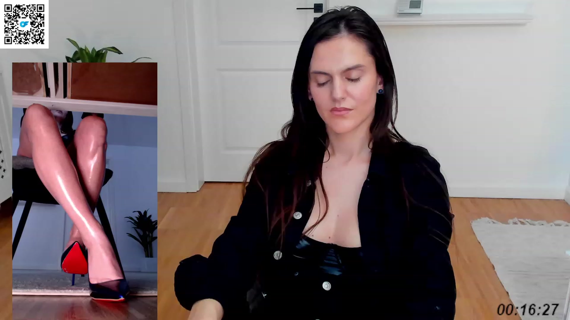 Gallery image thumbnail from Helle__'s myfreecams stream on, 01/05/2023, 22:05 image 1 of 20