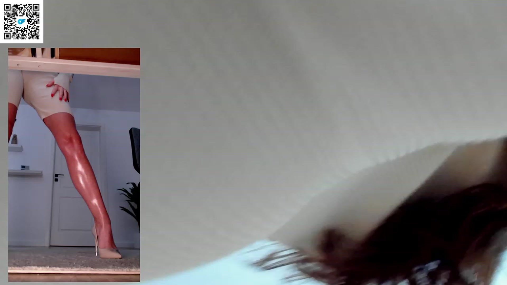 Gallery image thumbnail from Helle__'s myfreecams stream on, 01/07/2023, 19:21 image 19 of 20