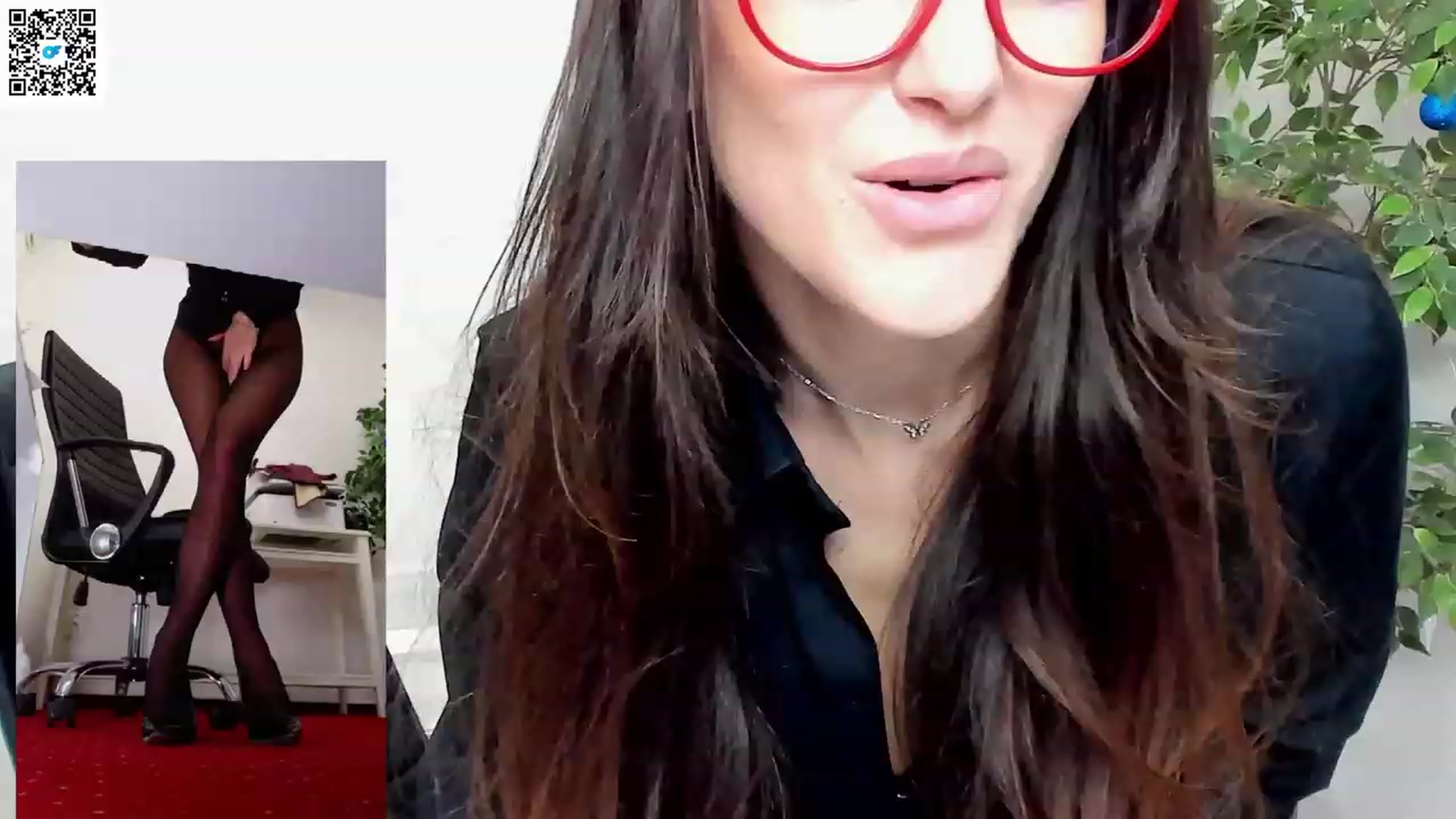 Gallery image thumbnail from Helle__'s myfreecams stream on, 02/13/2023, 10:26 image 12 of 20