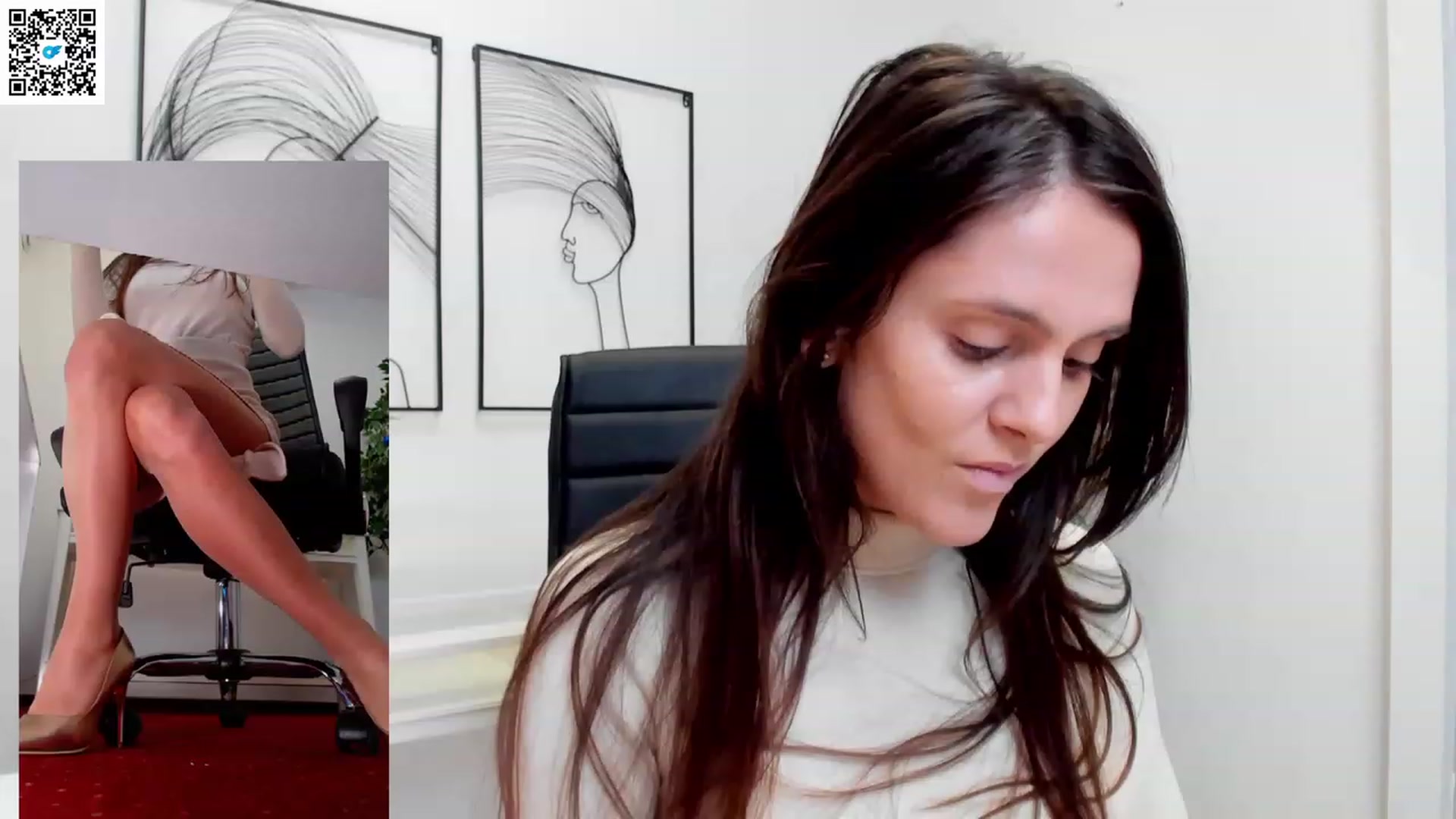 Gallery image thumbnail from Helle__'s myfreecams stream on, 02/15/2023, 11:01 image 1 of 20