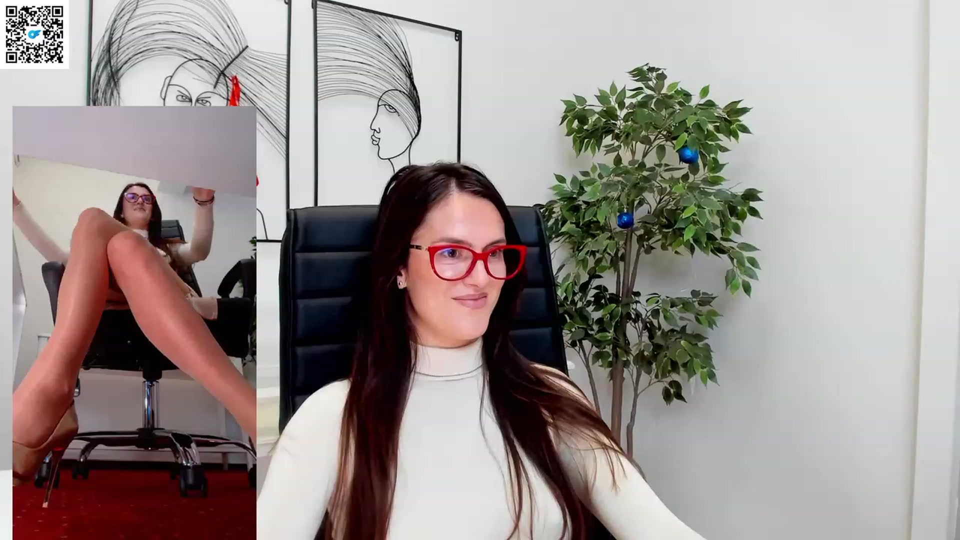 Gallery image thumbnail from Helle__'s myfreecams stream on, 02/15/2023, 11:01 image 6 of 20