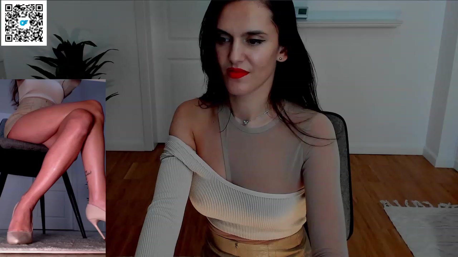 Gallery image thumbnail from Helle__'s myfreecams stream on, 02/24/2023, 20:27 image 13 of 20