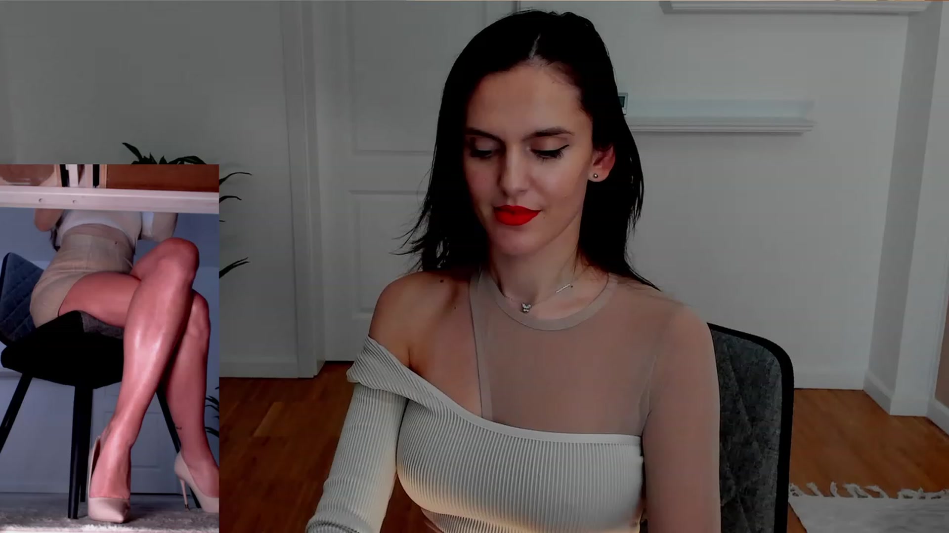 Gallery image thumbnail from Helle__'s myfreecams stream on, 02/24/2023, 20:27 image 8 of 20