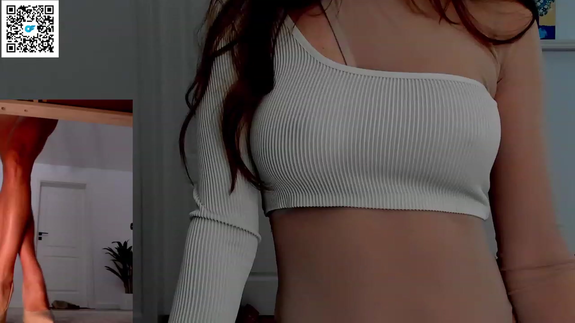 Gallery image thumbnail from Helle__'s myfreecams stream on, 02/24/2023, 21:15 image 12 of 20