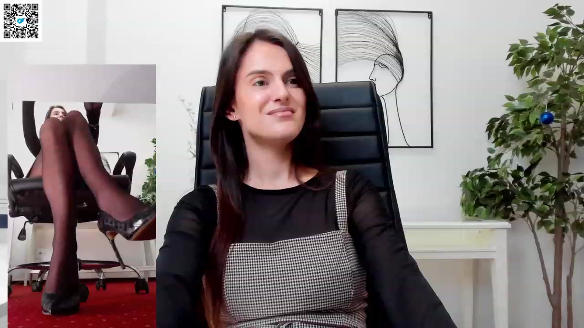 Gallery image thumbnail from Helle__'s myfreecams stream on, 03/01/2023, 10:30 image 8 of 20