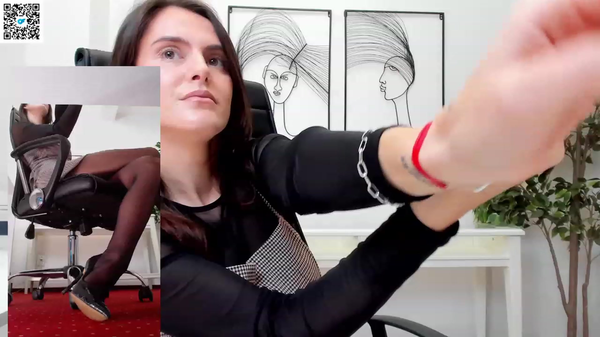 Gallery image thumbnail from Helle__'s myfreecams stream on, 03/01/2023, 10:30 image 9 of 20