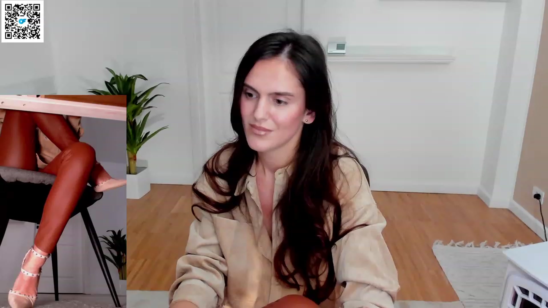 Gallery image thumbnail from Helle__'s myfreecams stream on, 03/04/2023, 18:42 image 2 of 20