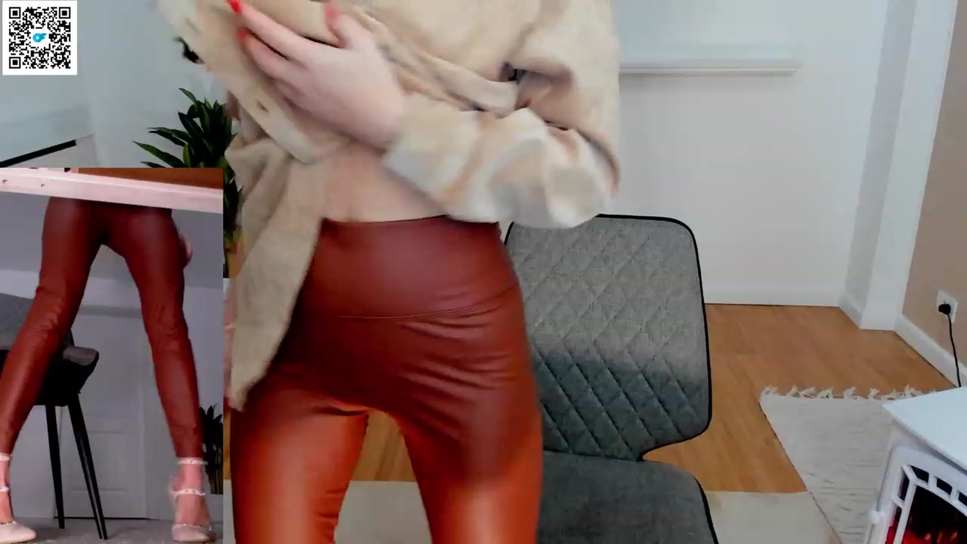 Gallery image thumbnail from Helle__'s myfreecams stream on, 03/04/2023, 18:42 image 6 of 20