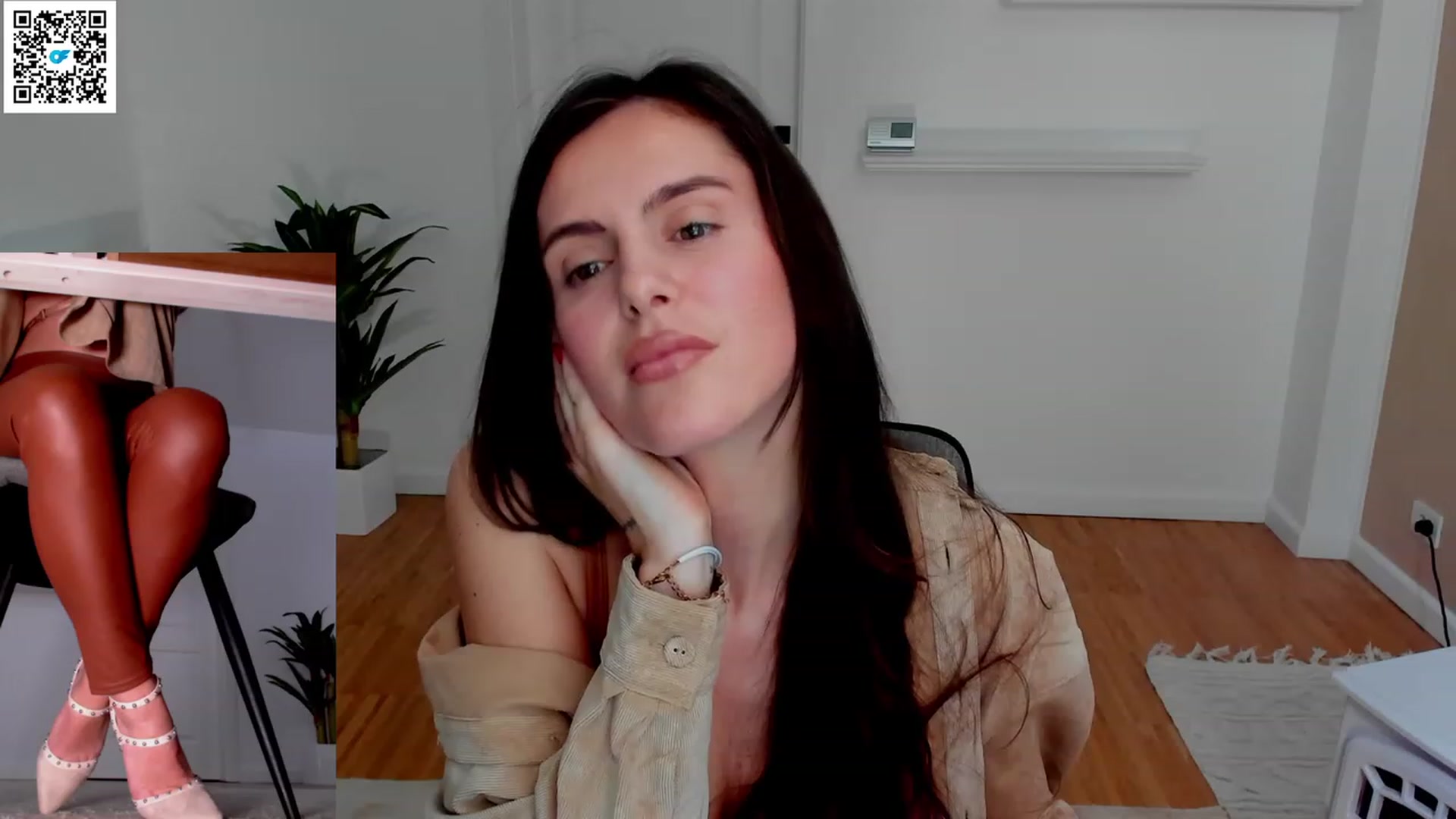 Gallery image thumbnail from Helle__'s myfreecams stream on, 03/04/2023, 18:42 image 9 of 20