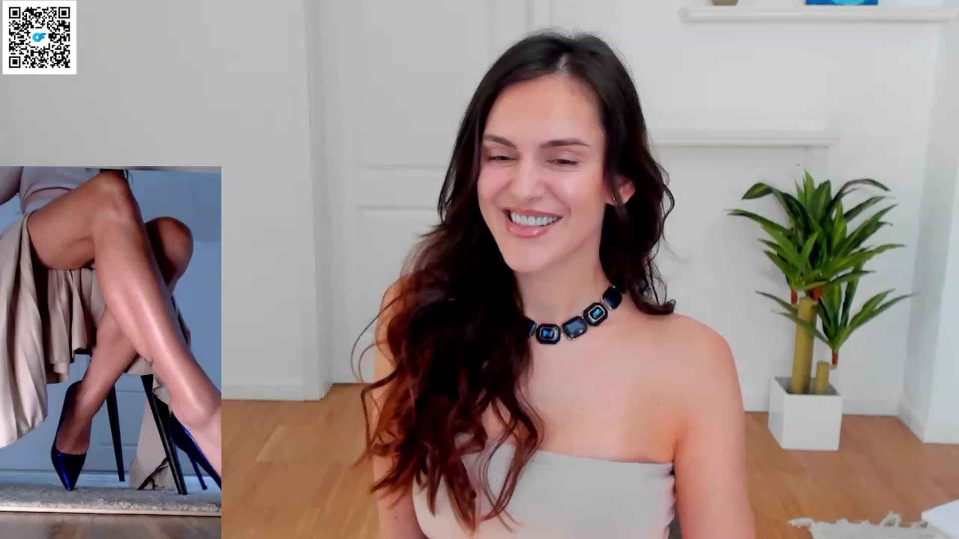 Gallery image thumbnail from Helle__'s myfreecams stream on, 03/08/2023, 10:00 image 14 of 20