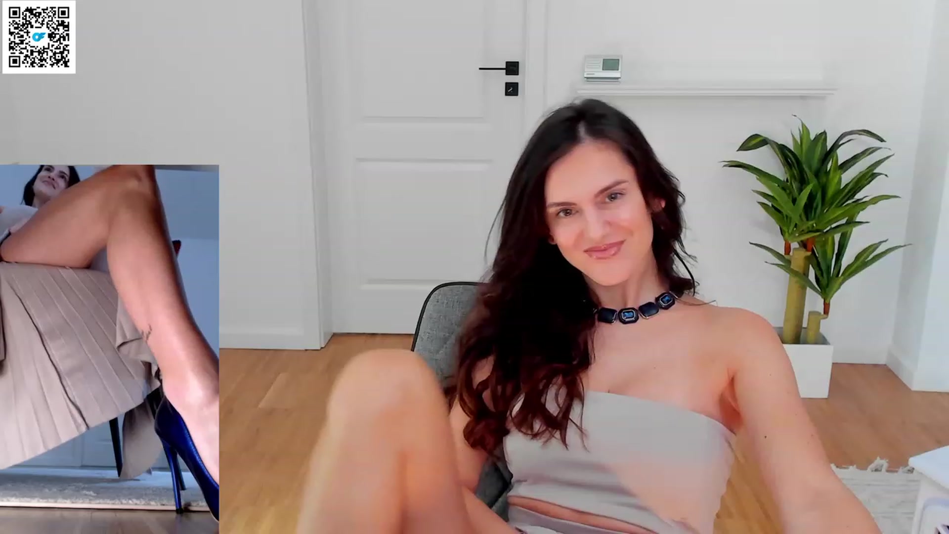 Gallery image thumbnail from Helle__'s myfreecams stream on, 03/08/2023, 10:00 image 3 of 20