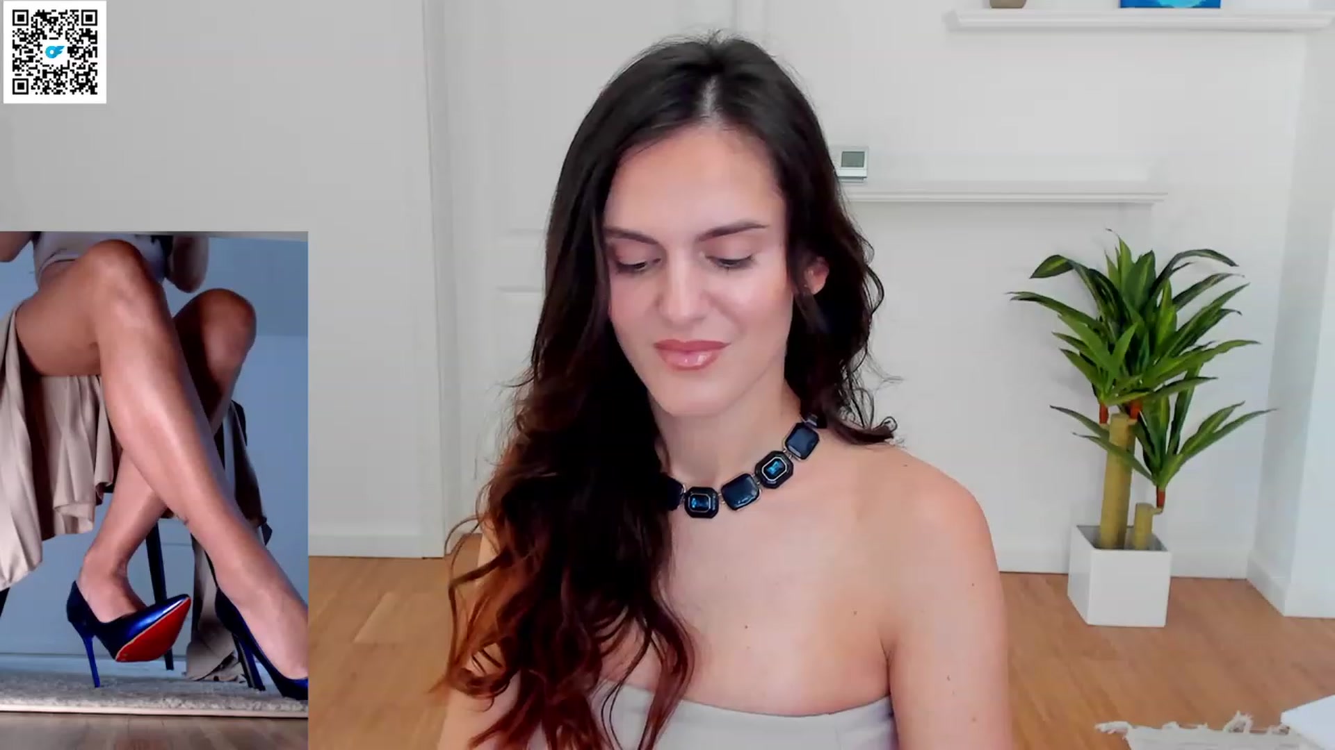 Gallery image thumbnail from Helle__'s myfreecams stream on, 03/08/2023, 10:00 image 16 of 20