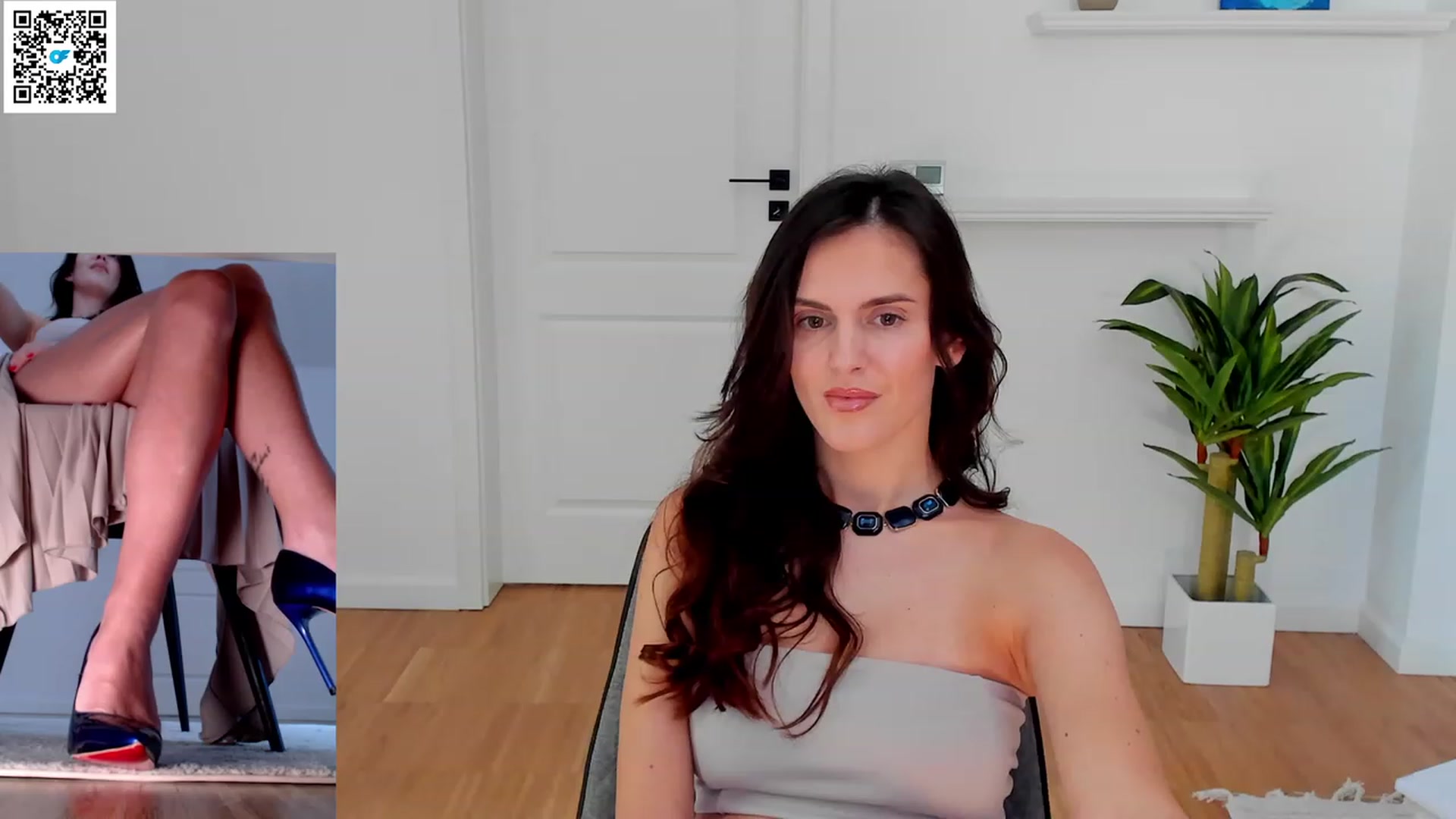 Gallery image thumbnail from Helle__'s myfreecams stream on, 03/08/2023, 10:00 image 19 of 20