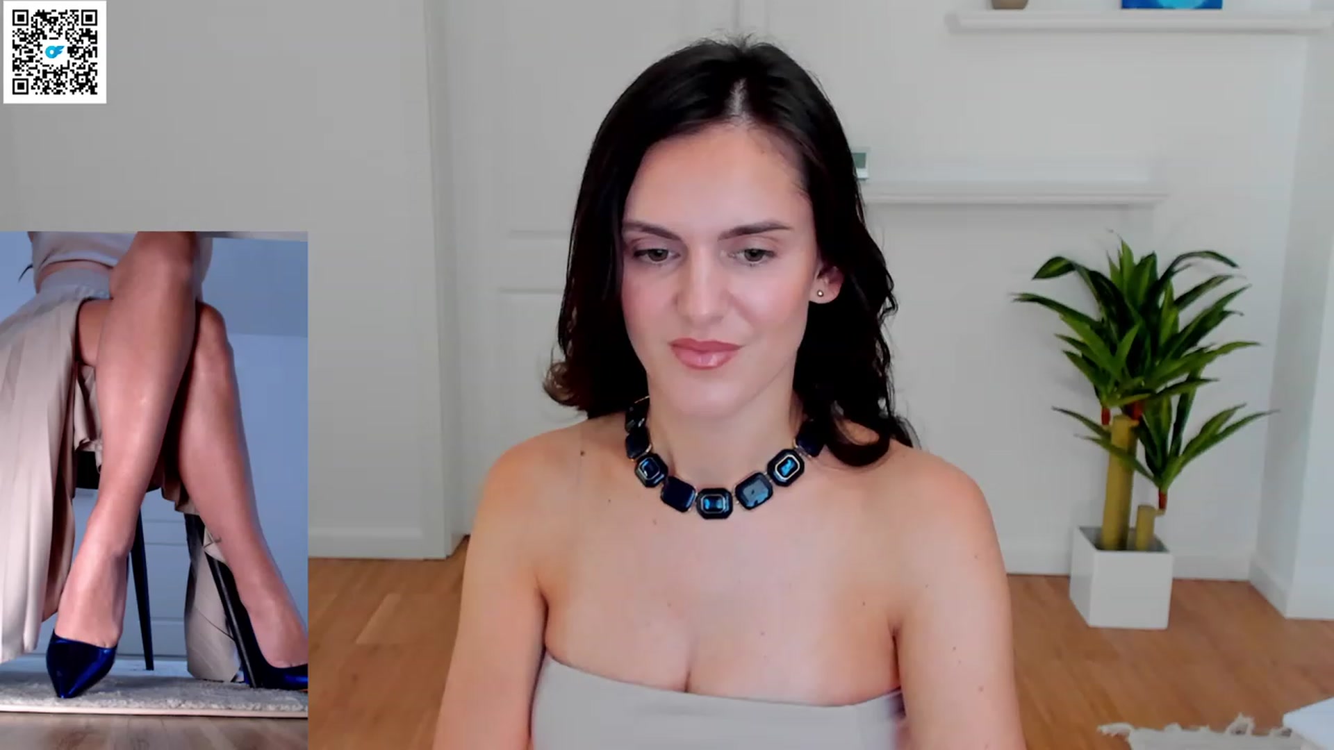 Gallery image thumbnail from Helle__'s myfreecams stream on, 03/08/2023, 11:25 image 3 of 20